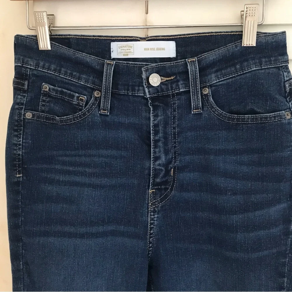 Signature Levi Straus Gold High Rise Jegging Jeans 9 - 29 Five Pocket